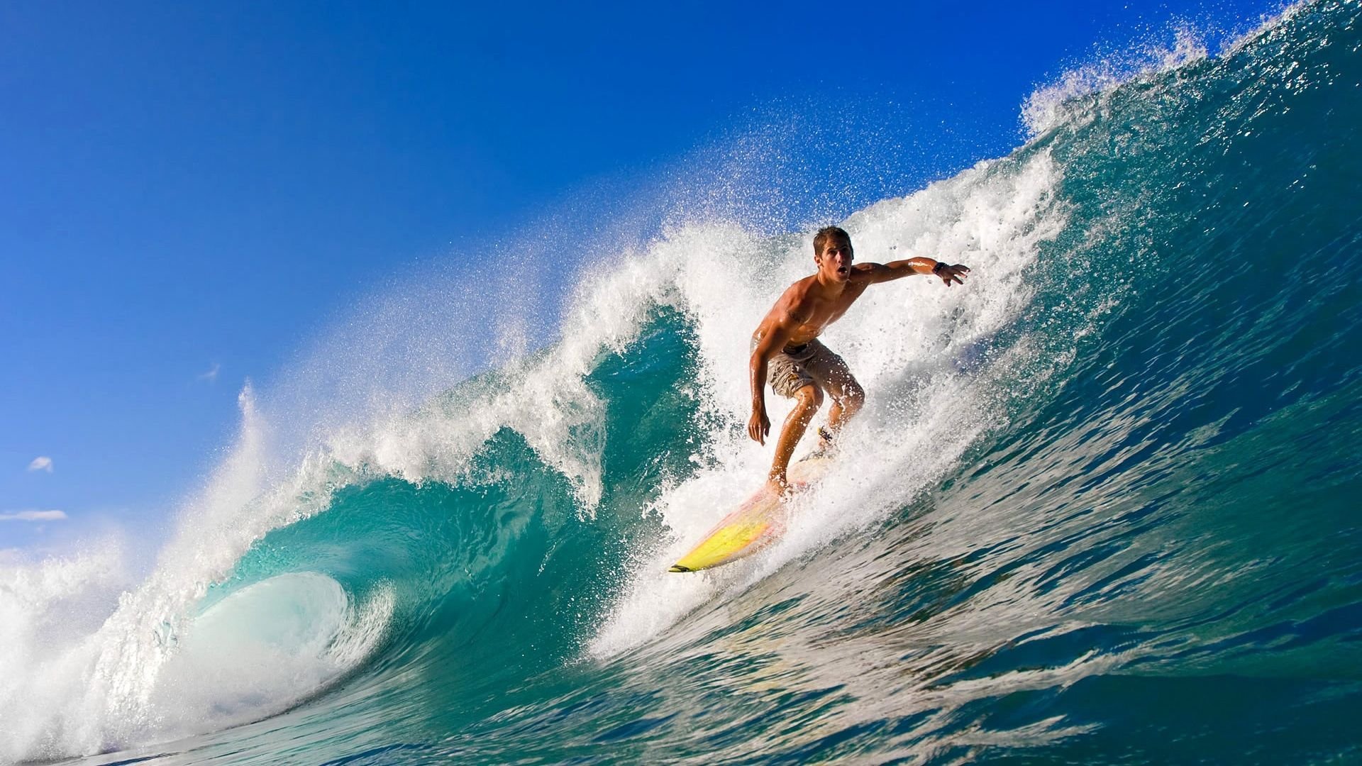 开云网页版-_亲子同场：家庭成员参与网球运动的趣味故事_，关于网球的小故事