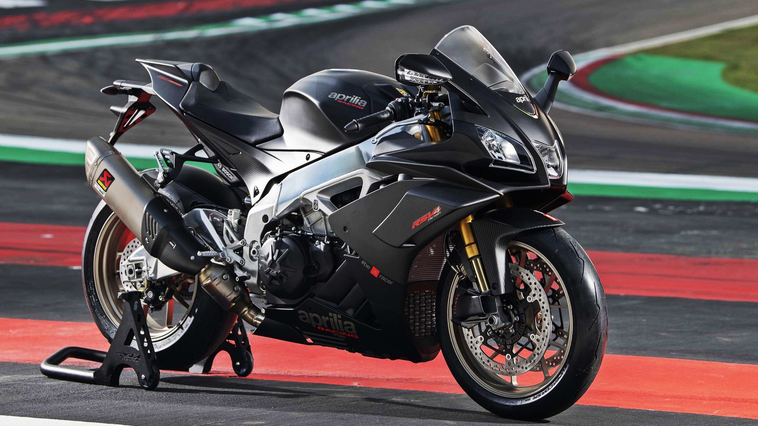 开云APP-替补球员关键投篮改变赛事走向，深度轮换成赛季关键词，篮球替补很差吗